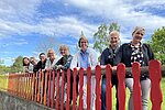 Einige der IWC-Frauen im Kinderheim Markersbach (Foto: Beate Kindt-Matuschek)