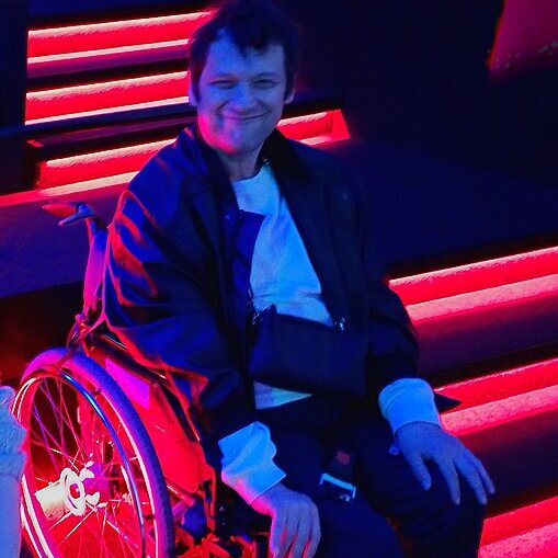 Teilnehmer des Ausflugs mit freudigem Gesicht