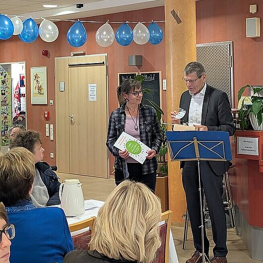 Bild der Preis übergabe