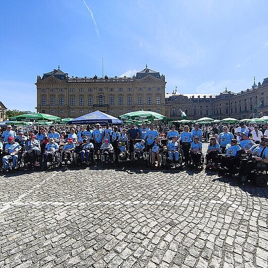 Gruppenbild vor der Residenz Würzburg