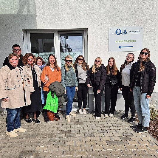 Eine Gruppe tschechischer Krankenpflegerinnen im Rahmen eines internationalen Austauschprogramms in Würzburg 