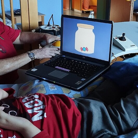 Unterstützte Kommunikation mit Laptop