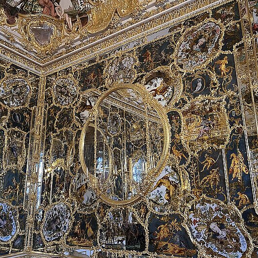 Foto einer Wand des Spiegelsaals der Residenz