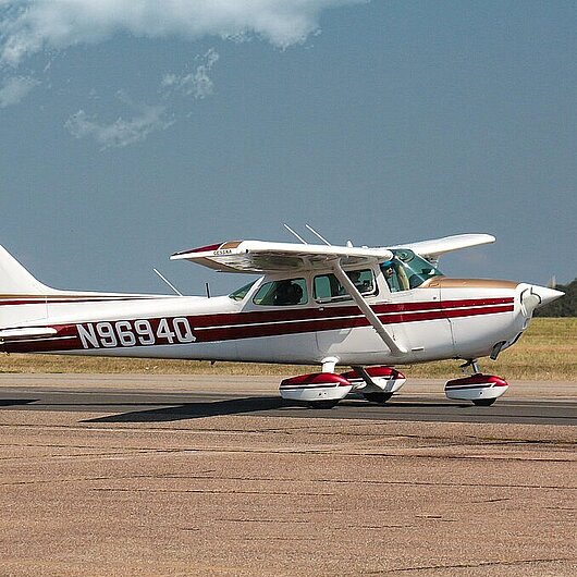 https://pixabay.com/de/images/download/knollzw-sport-aircraft-3615074_1920.jpg
